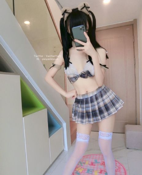 美女的裙底免费观看