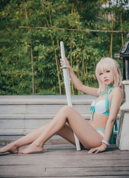 大胸的女大学生