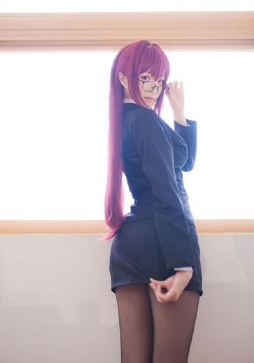 天降女子从二楼掉下来了人物樱花
